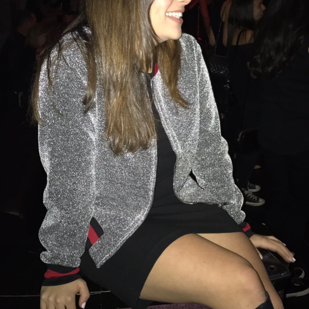 Gorgeous bomber gucci look perfect with blackdress